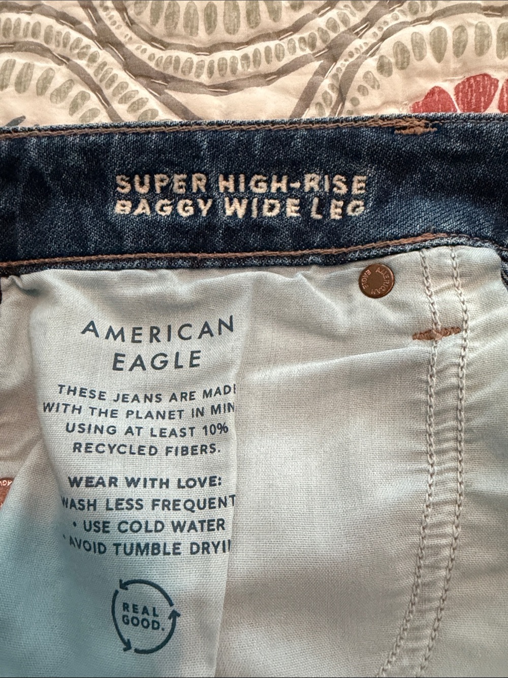 American Eagle Super High-Rise Baggy Wide Leg jeans, size 8 Regular. - Picture 7 of 8